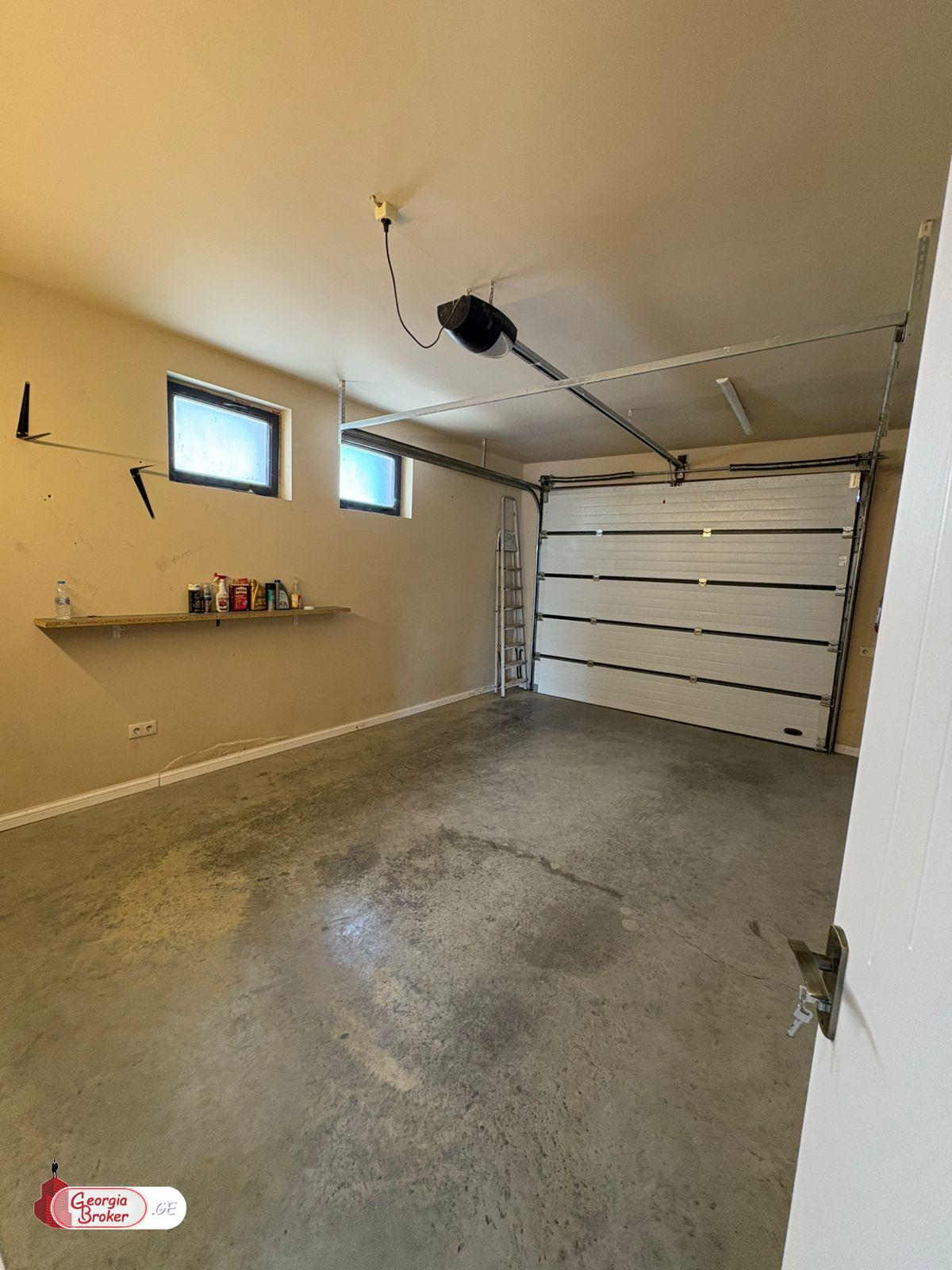 nearly repaired 12-room house for sale